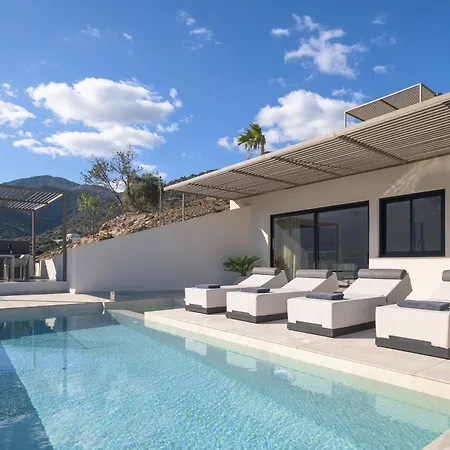 Cueva Villas, With Pool, Seaviews & Close To Sea, By Thinkvilla * Bali (Crete)