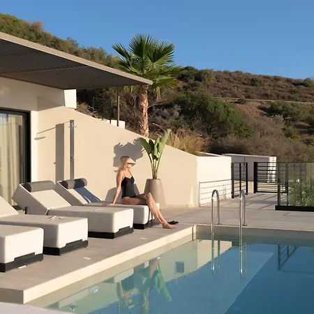 Cueva Villas, With Pool, Seaviews & Close To Sea, By Thinkvilla Willa *