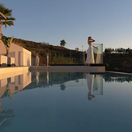 Willa Cueva Villas, With Pool, Seaviews & Close To Sea, By Thinkvilla Bali (Crete)