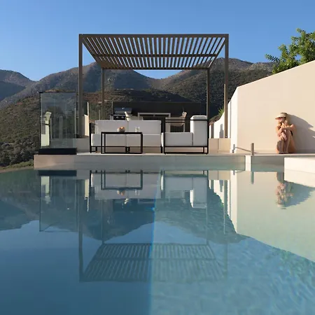 Cueva Villas, With Pool, Seaviews & Close To Sea, By Thinkvilla Bali (Crete)