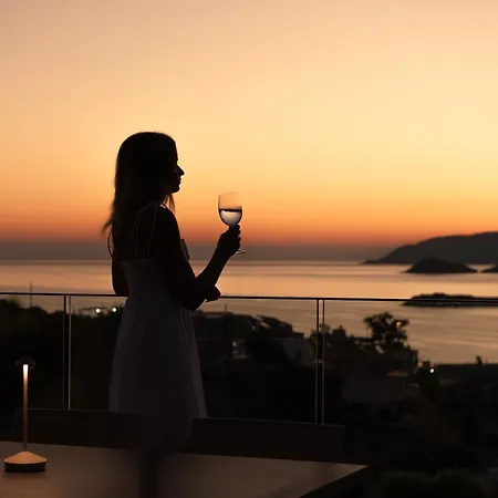Cueva Villas, With Pool, Seaviews & Close To Sea, By Thinkvilla
